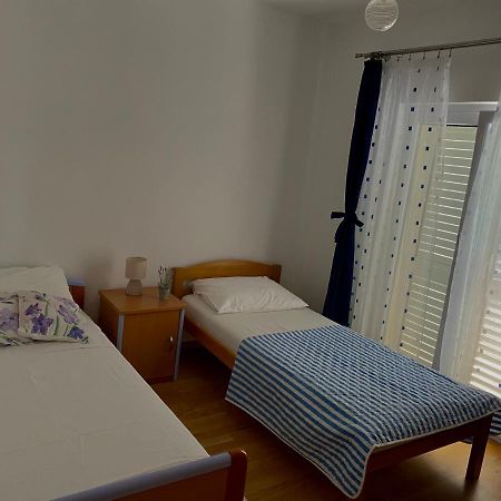 Apartman Nives Apartment Трогир Екстериор снимка
