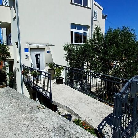 Apartman Nives Apartment Трогир Екстериор снимка