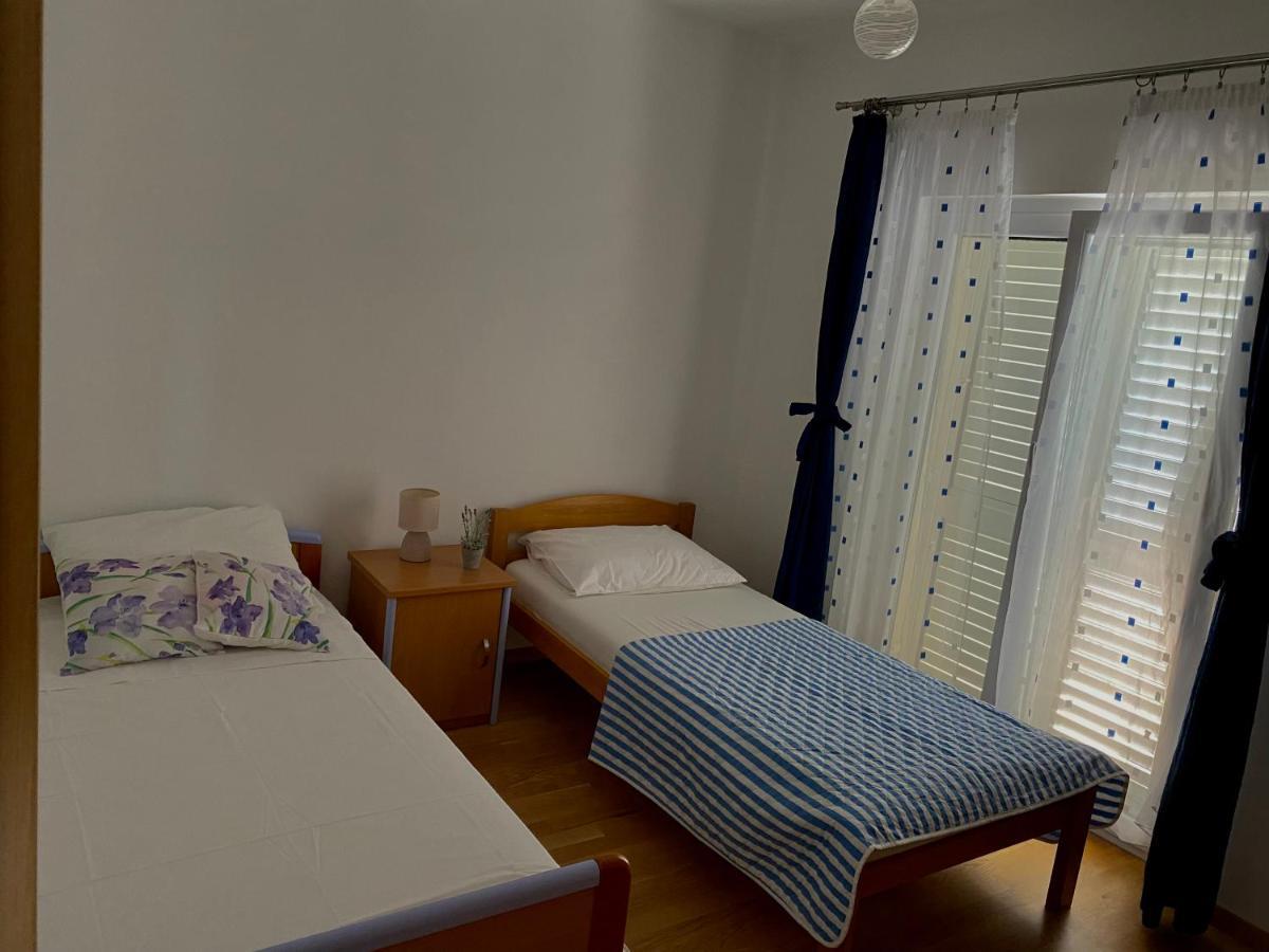 Apartman Nives Apartment Трогир Екстериор снимка