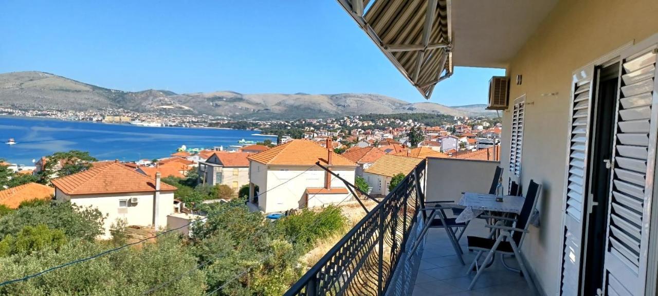 Apartman Nives Apartment Трогир Екстериор снимка