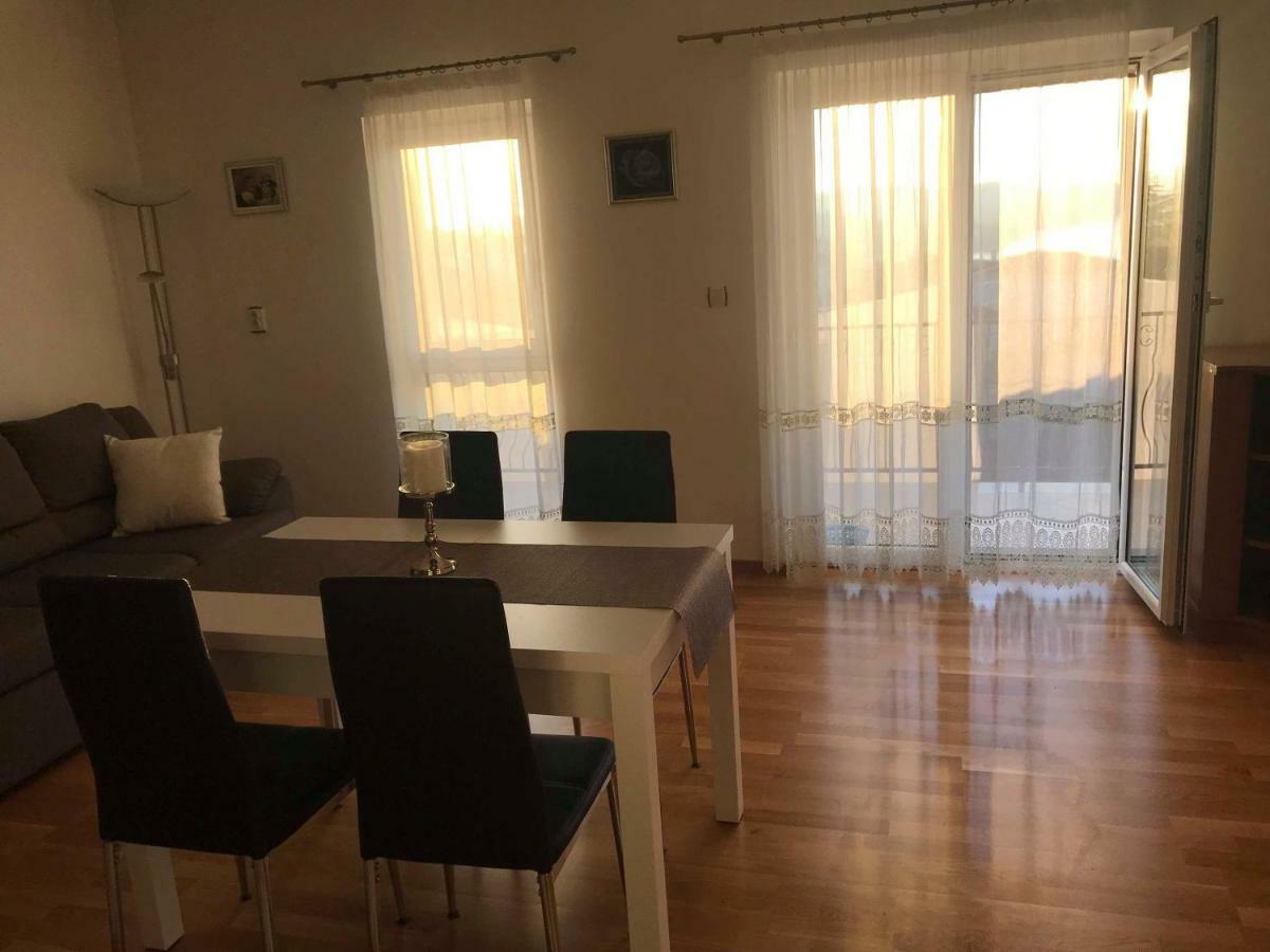 Apartman Nives Apartment Трогир Екстериор снимка